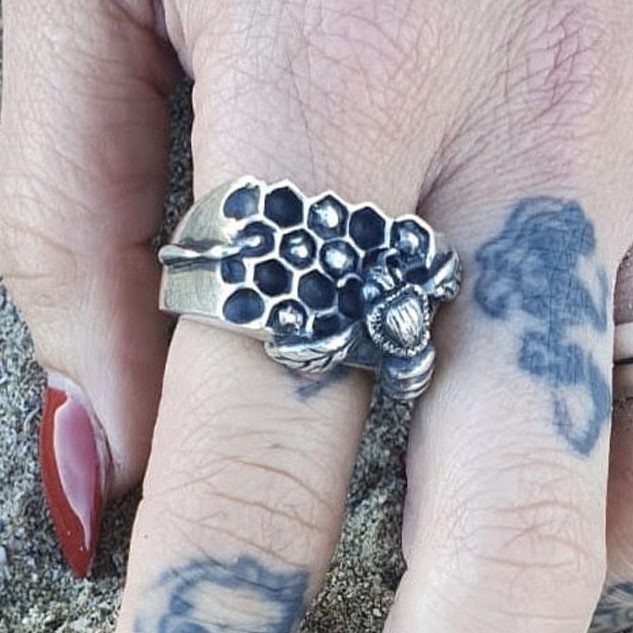 Immagine di SILVER VENOM RING - APE REGINA